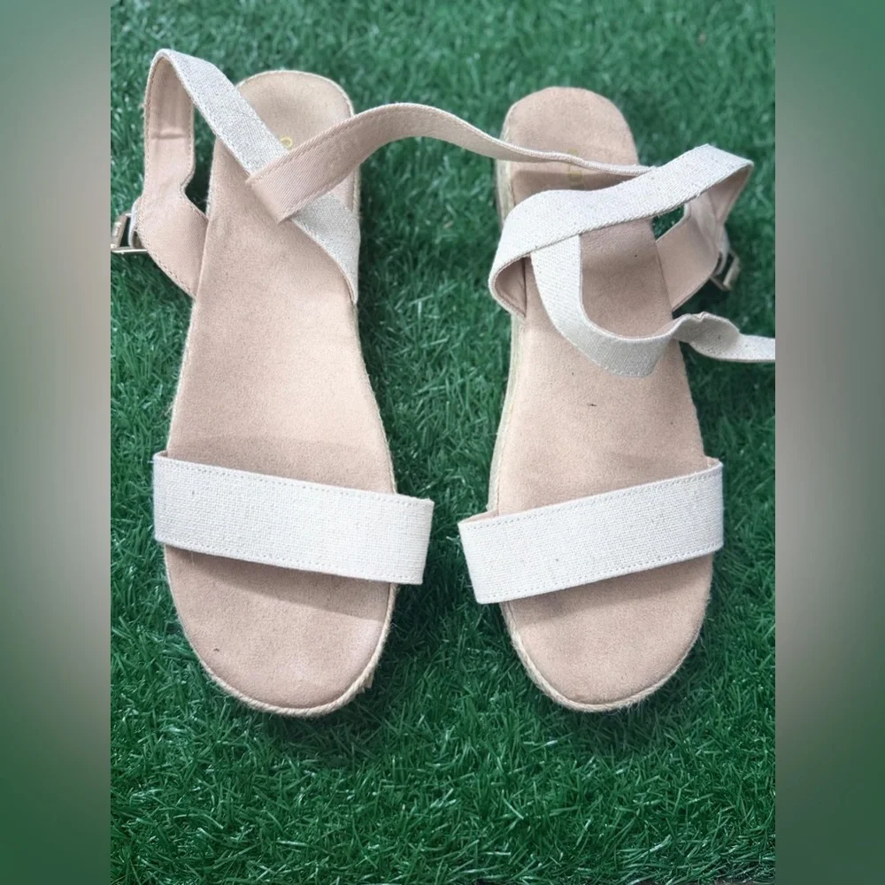Old Navy‎ Women's Cream Espadrilles Size 9